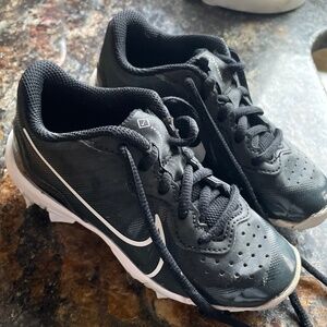Boys Nike baseball cleats